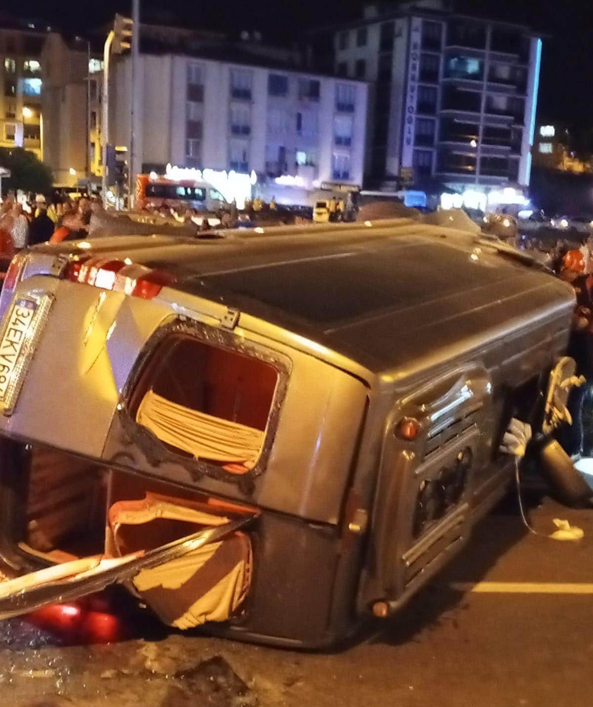 Konsere giden ünlü rapçiler kaza yaptı! Hastaneye kaldırıldılar: 7 yaralı