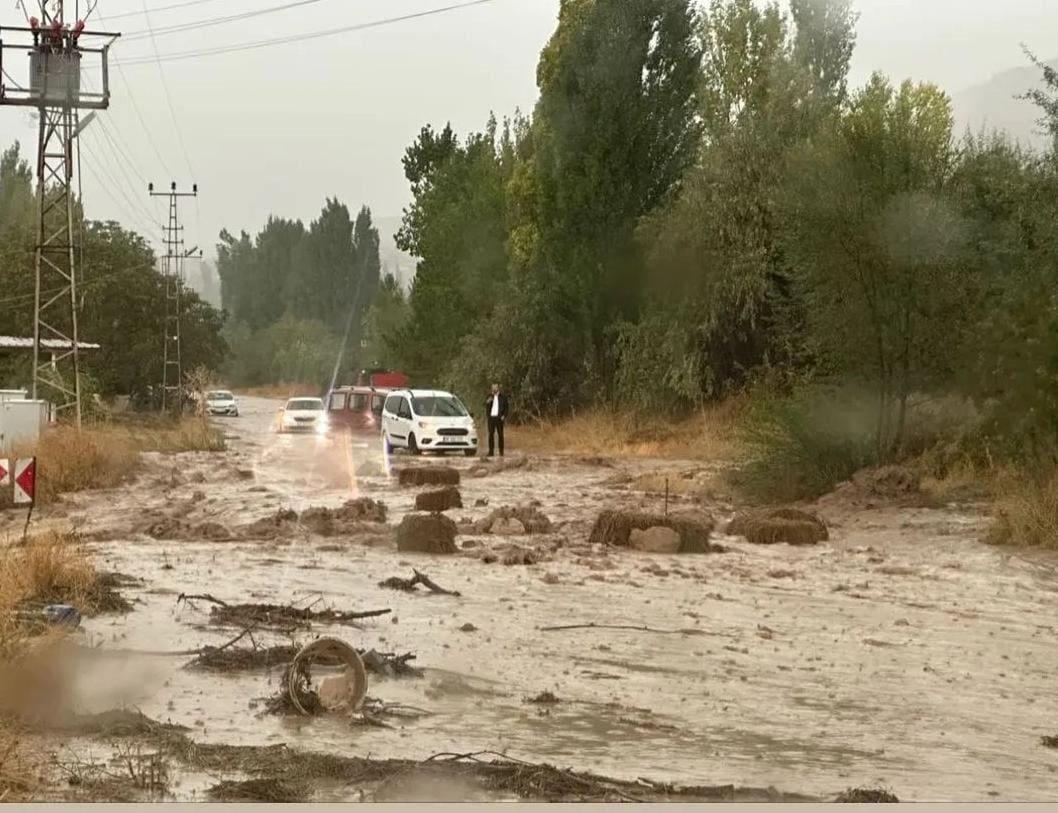 Son dakika: Birçok il sarı ve turuncu kodla uyarıldı! Okullar tatil edildi...