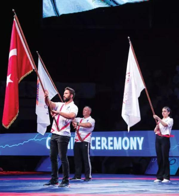 Yüzyılın geçit töreni! 100 savaş gemisi İstanbul Boğazı'na iniyor