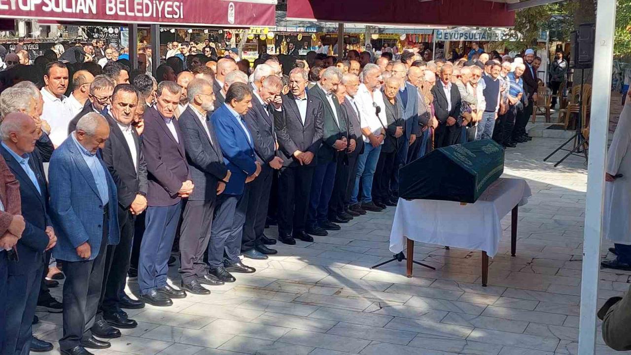 Necip Fazıl Kısakürek'in oğlu Mehmed Kısakürek son yolculuğuna uğurlandı