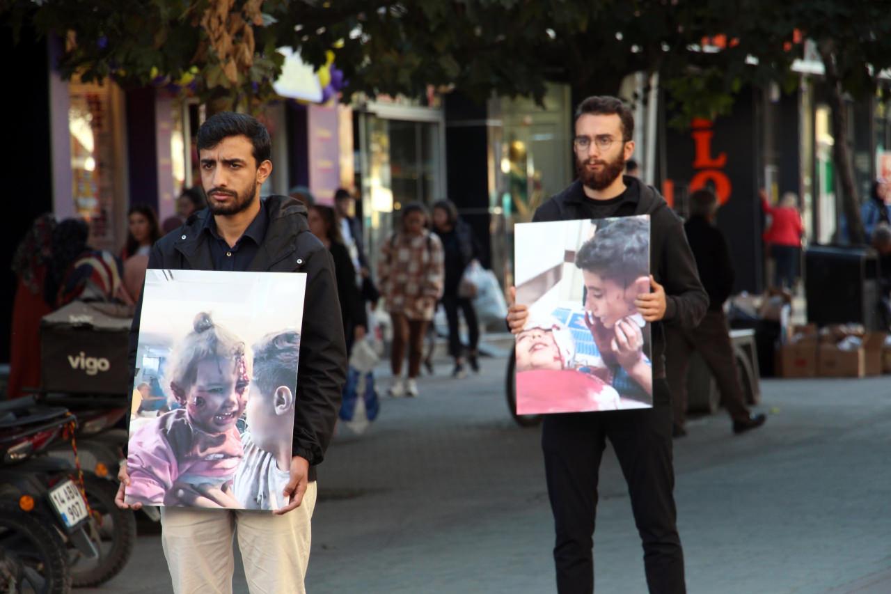 Üniversitelilerden 5 saat sessiz İsrail protestosu