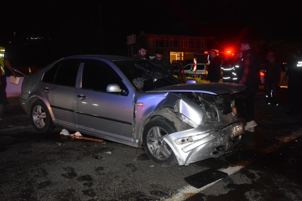 Ordu'da feci kaza! İki otomobil kafa kafaya çarpıştı: 6 yaralı