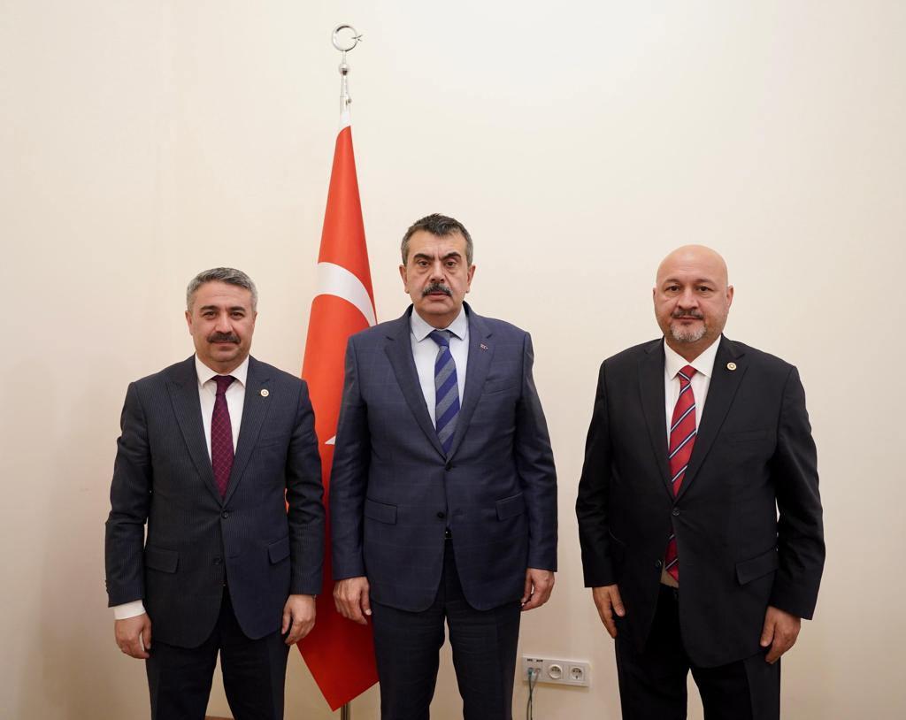 AK Parti Adıyaman Milletvekili Resul Kurt, Bakan Tekin ile görüştü