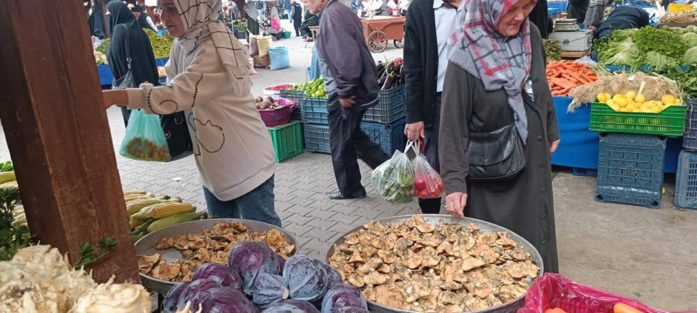 Kanlıca mantarı 200 liradan tezgahtaki yerini aldı