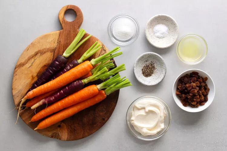 Kuru üzümlü havuç salatası tarifi, nasıl yapılır?