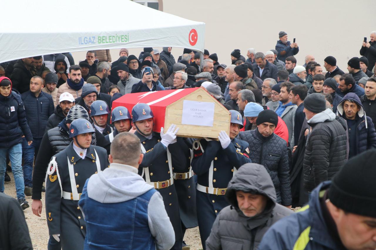 Komşuları tarafından öldürülen baba-oğul toprağa verildi