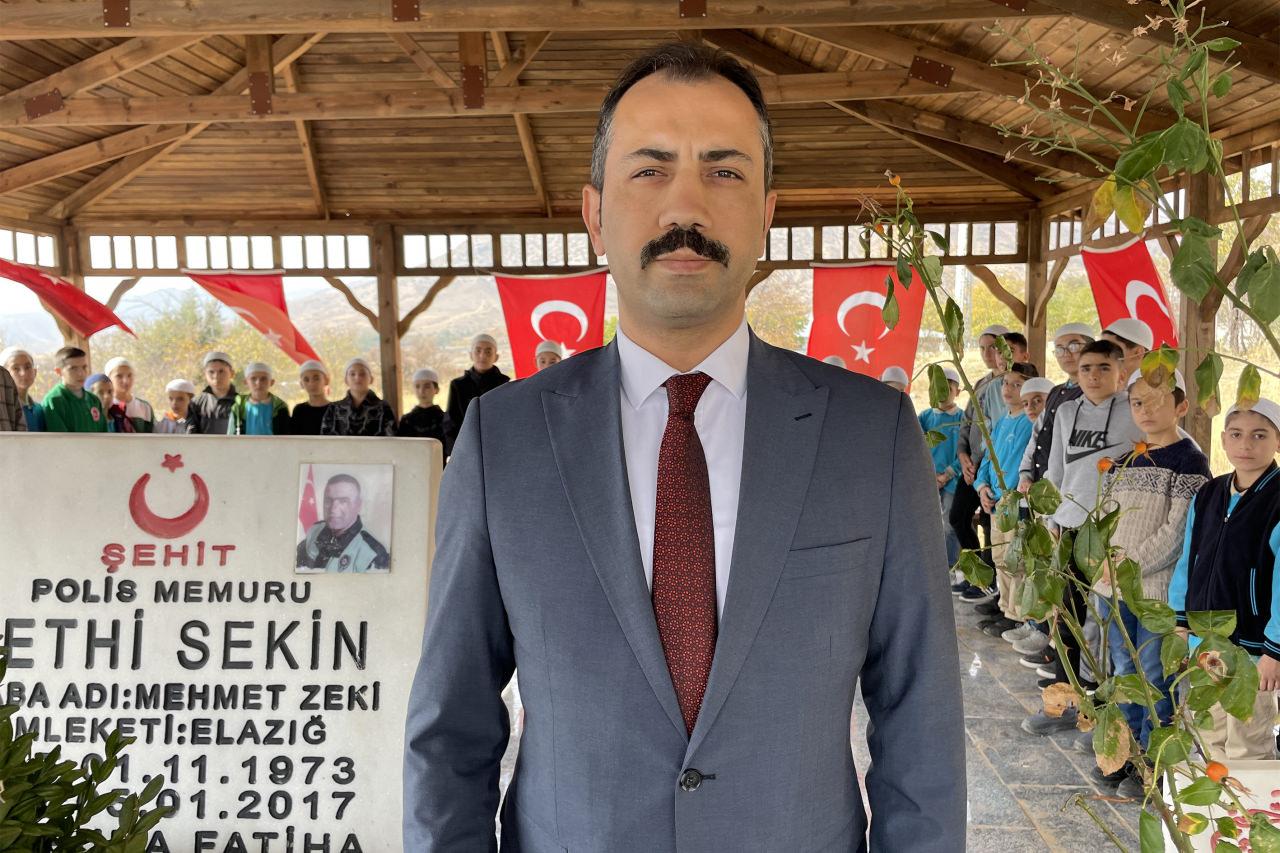 Şehit Fethi Sekin'in doğum gününde kabri başında Kur'an-ı Kerim okudular