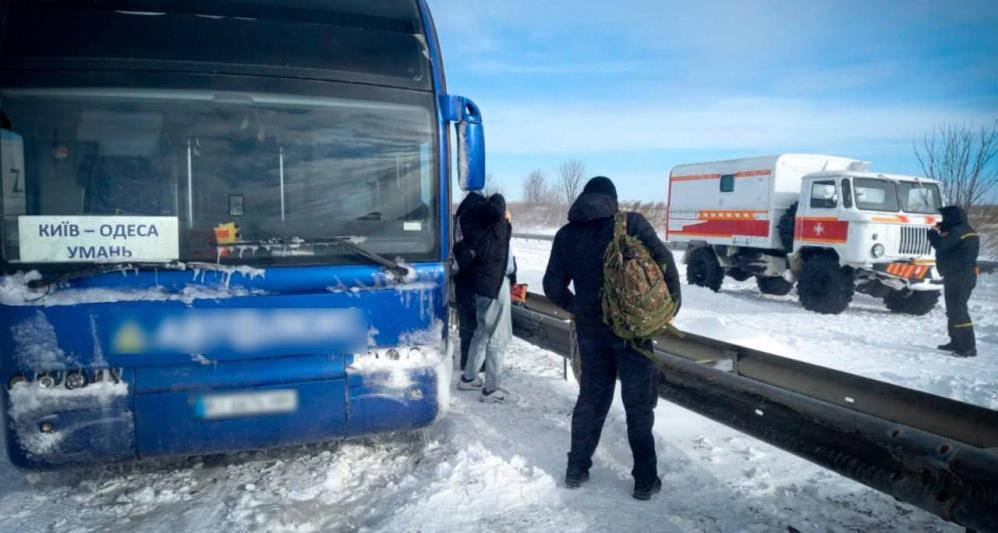 Ukrayna'da kar fırtınası: Çok sayıda ölü ve yaralı var