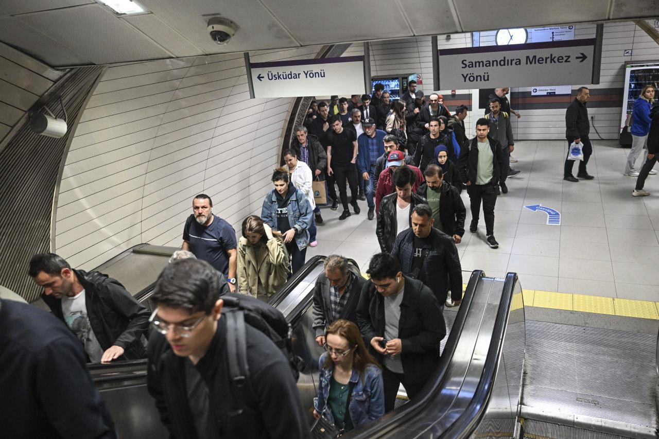 Üsküdar-Samandıra Metro Hattı'ndaki sorun 50 saattir giderilmedi: Vatandaş isyan etti!