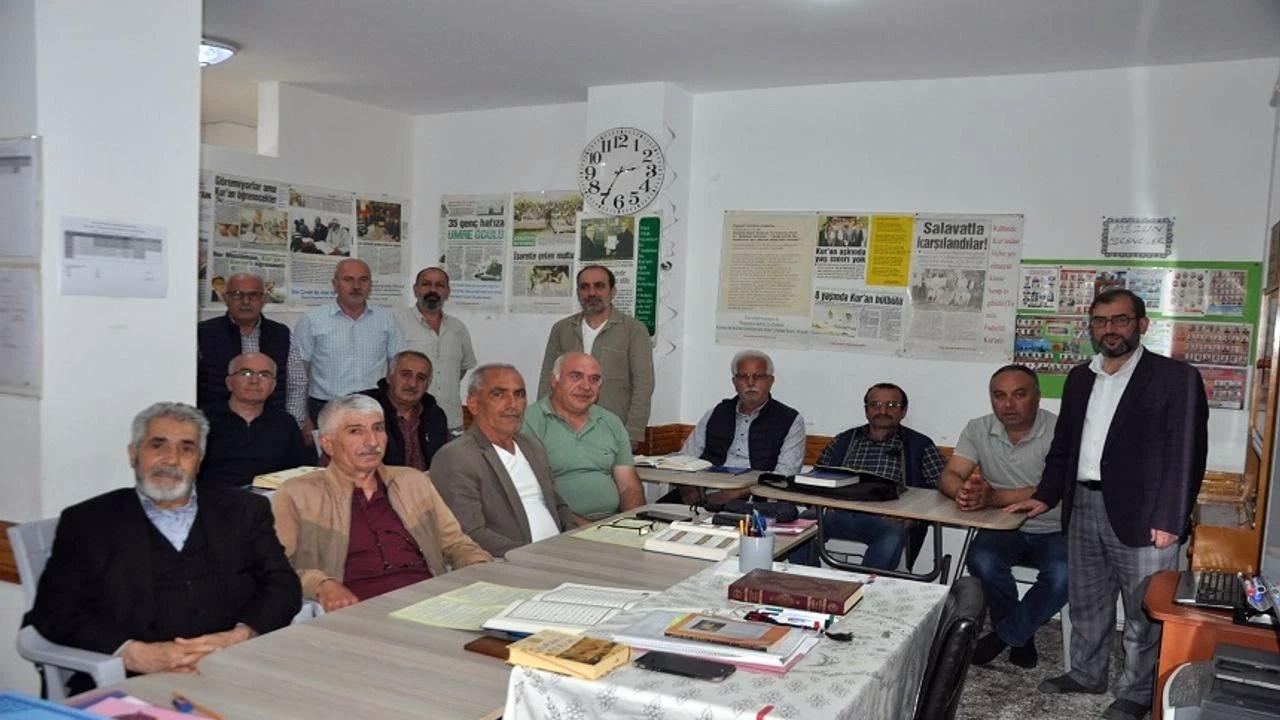 Emekli oldular, Kur'an'a koştular... İkinci baharlarını Kur’an-ı Kerim ile yaşıyorlar