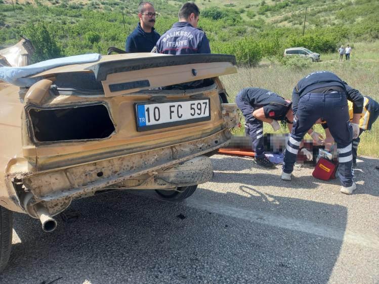 Balıkesir'de kahreden kaza: Uzman Çavuş yaralı, eşi ve oğlu öldü