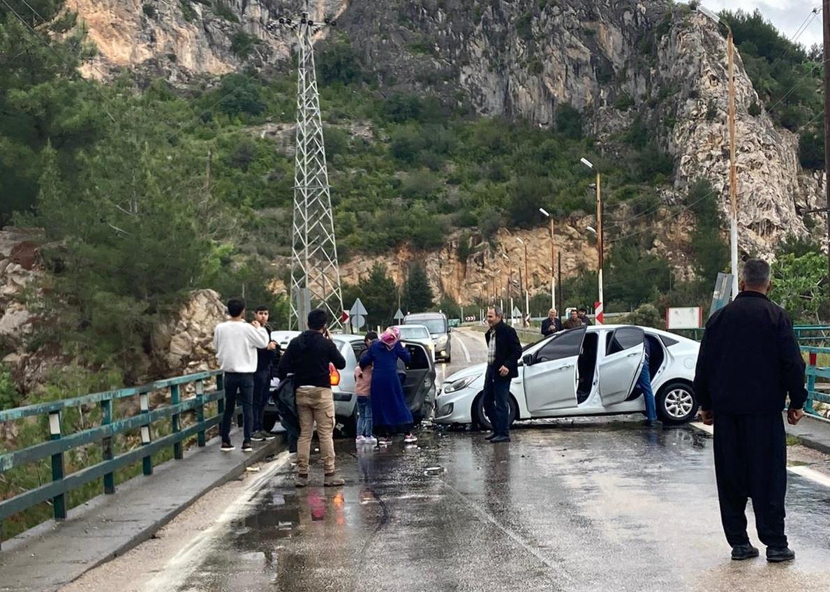 Adana'da kaza: 6 kişi yaralandı!