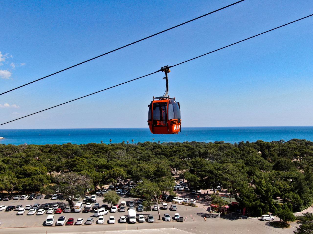 Antalya'da faciadan dönülen teleferik alanında dikkat çeken sessizlik