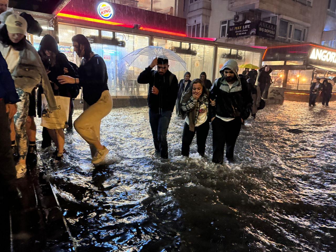 Başkentte sağanak: Meteorolojiden 28 ile son dakika uyarısı!