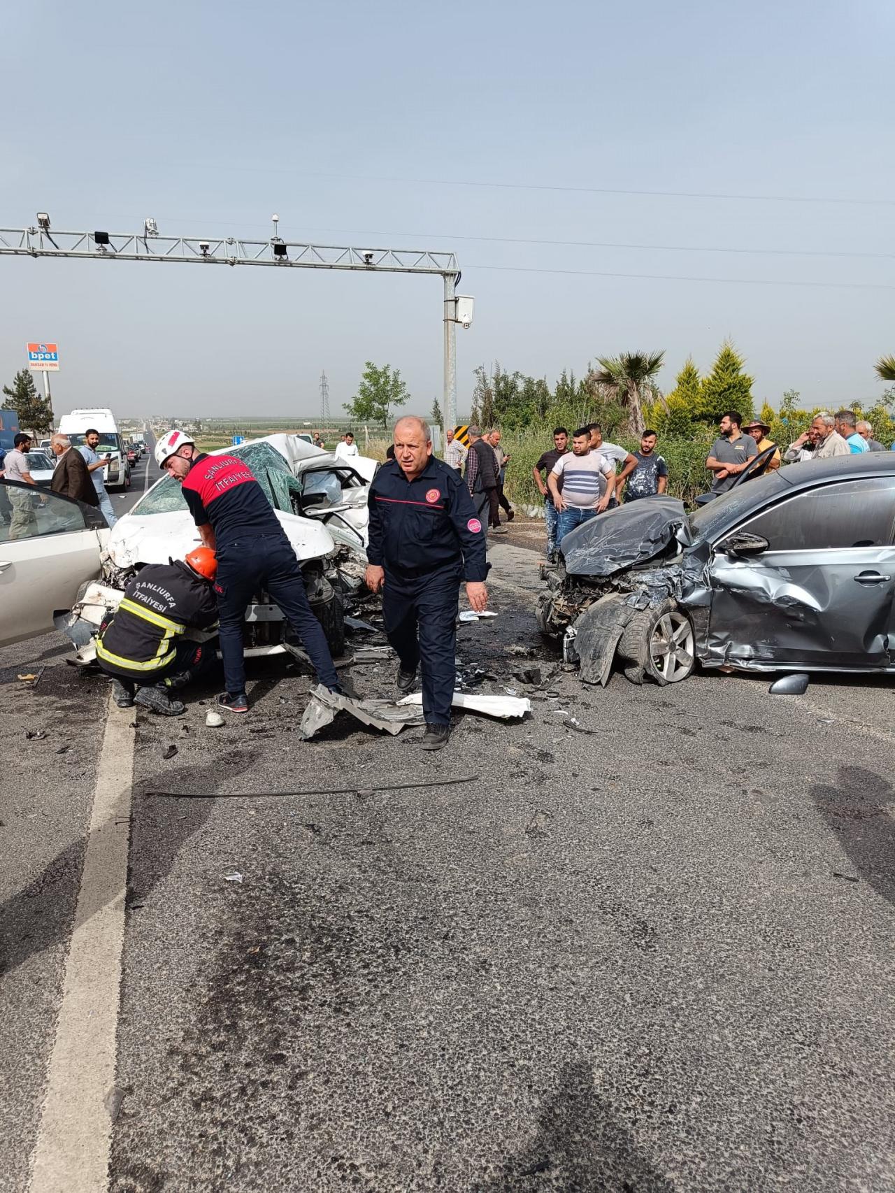 3 araçlık zincirleme kaza: Genç doktor öldü, 6 kişi yaralandı