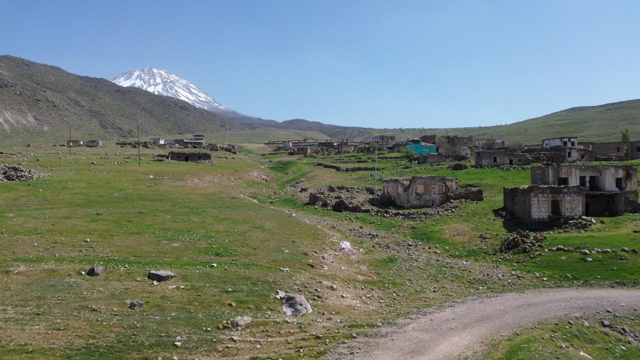 Köyde tek başına yaşıyor! 68'lik Selami amcanın tek bir isteği var