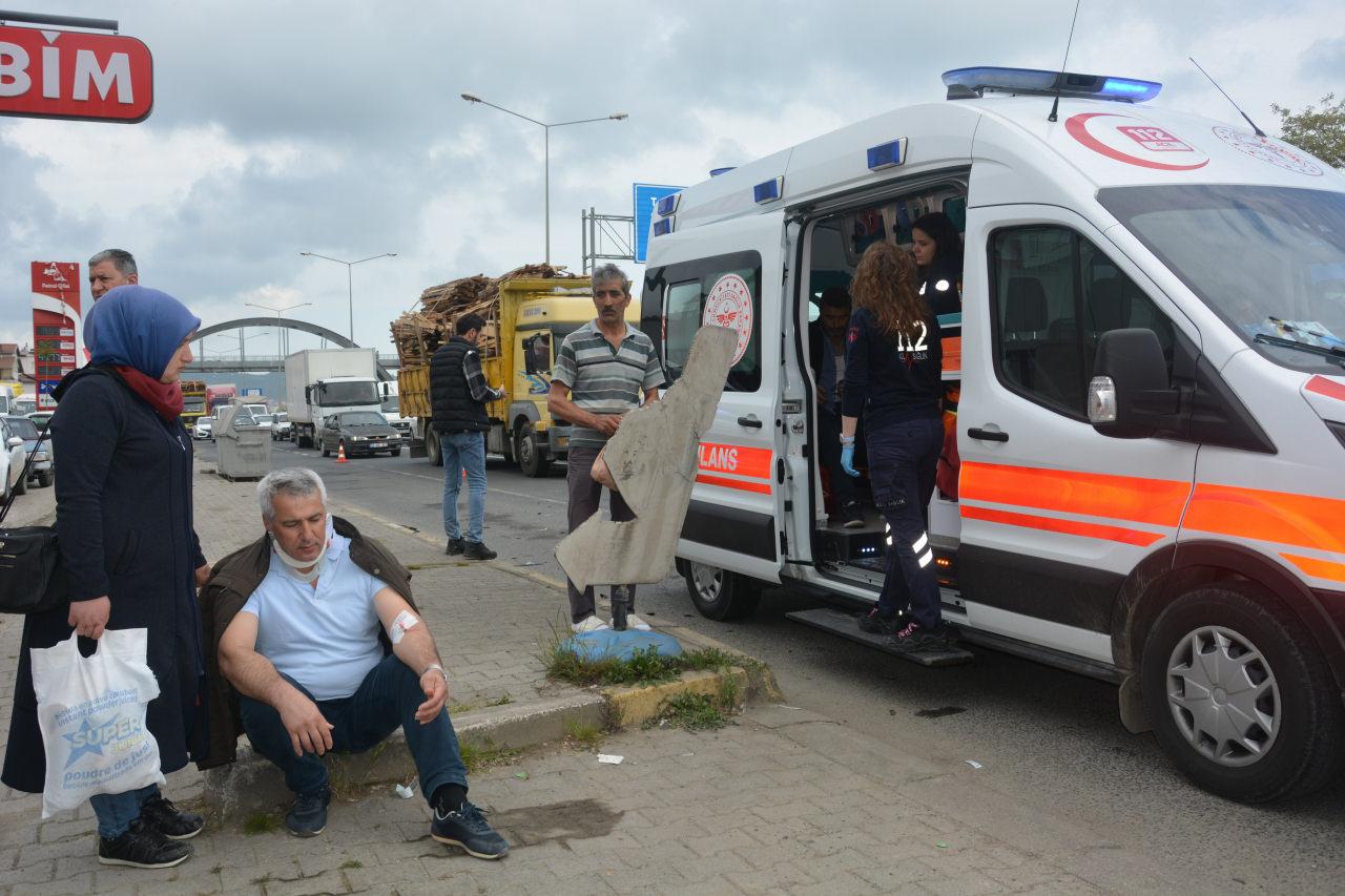 Ordu'da tekstil işçilerini taşıyan servis minibüsü kaza yaptı! Çok sayıda yaralı var