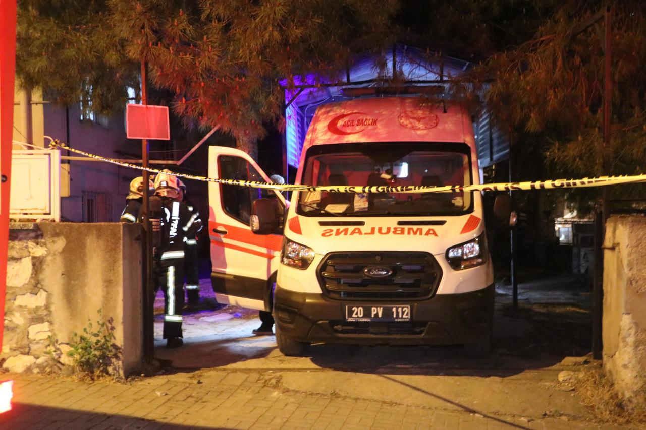 Ambulansta oksijen tüpünden sızan gaz parladı