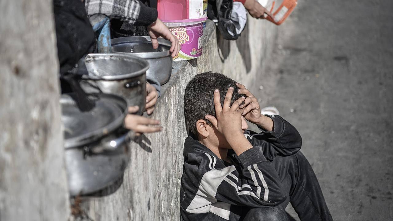 İsrail'de aşırı sağcı gruplar Gazze'ye giden insani yardım tırlarını tekrar durdurdu