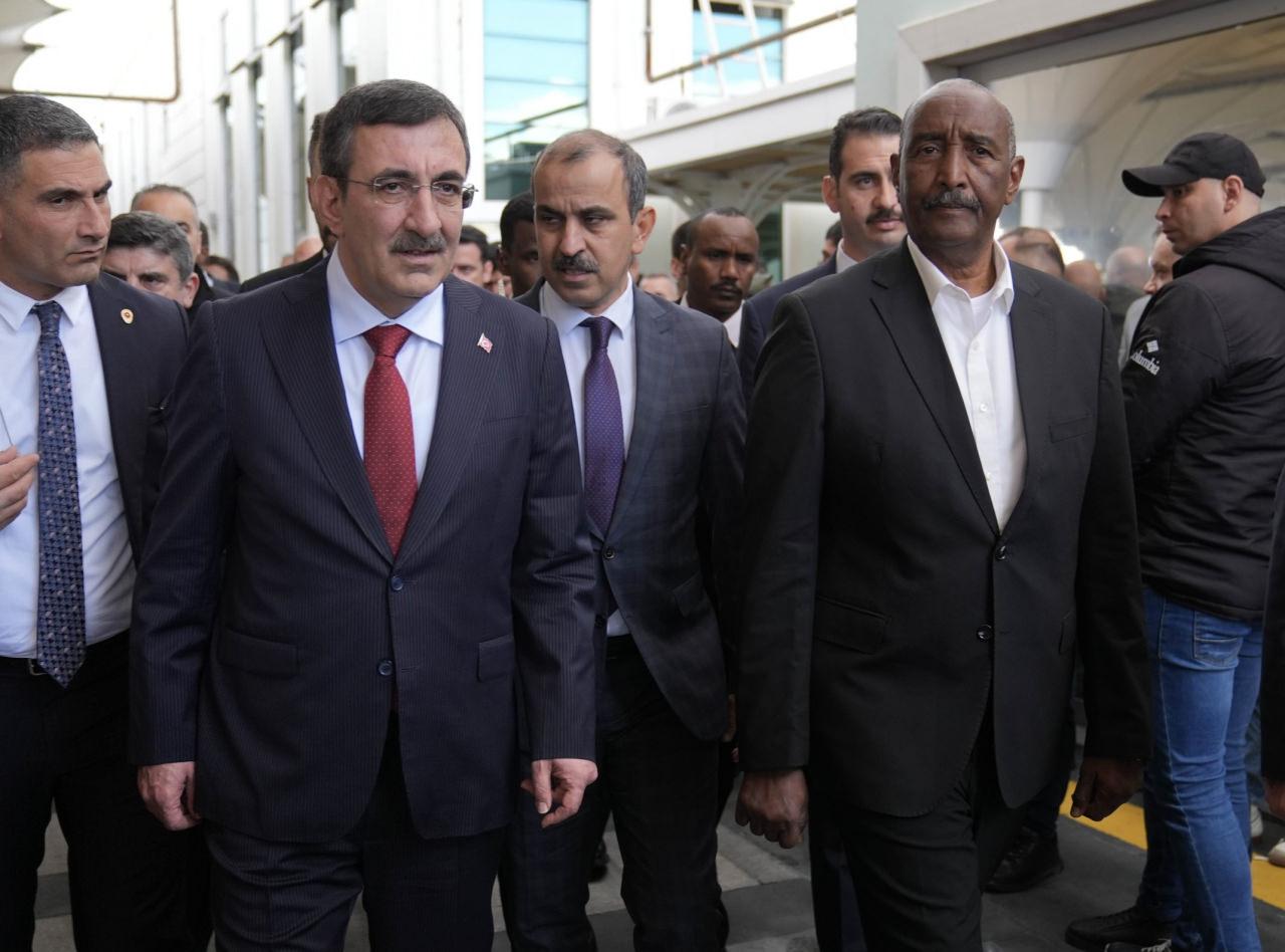 Sudan Egemenlik Konseyi Başkanı Burhan'ın oğlunun cenazesi toprağa verildi