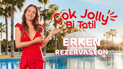 JOLLY BULVAR ŞUBESİ, tatilcileri sahte seyahat acenteleri ve sosyal medya dolandırıcılıkları konusunda uyarıyor. Sefer Sarıtaş, şubenin yetkilisi olarak tatil yapacak olanlara dijital doğrulama sistemine sahip seyahat acentelerinden ve güvenilir kurumsal markalı acentelerden alışveriş yapmalarını öneriyor. Eskişehir'in Odunpazarı ilçesinde bulunan şube, turizm sezonunun başlamasıyla birlikte sahte acenteler ve sosyal medya üzerinden yapılan dolandırıcılıklara dikkat çekiyor. Sarıtaş, "Sosyal medya üzerinden yapılan satışların, o yerin yasal bir seyahat acentesi olma olasılığını ciddi şekilde azalttığını vurgulamak istiyoruz. Bu platformlardan alışveriş yapmanın riskli olduğunu belirtmek gerekiyor. Tatil planlarınızı yaparken, acentelerin güvenilirliği açısından seyahat acenteleri birliği tarafından sağlanan DDS (Dijital Doğrulama Sistemi) gibi doğrulama sistemlerini kullanmanız son derece önemlidir. Bu şekilde tatilciler, acentelerin gerçekliğini kontrol edebilir ve tatil planlarını güvenle gerçekleştirebilirler," şeklinde açıklıyor. "Ayrıca, yerel acentelerin tur veya otel satışı yaptıkları ancak otel ödemelerinin yapılmadığı durumlarla karşılaştığımızı gözlemliyoruz. Bu tür sorunlardan kaçınmak için müşterilerimize kurumsal markaların acenteleri ile rezervasyon yapmalarını tavsiye ediyoruz. Bu sayede hizmet kalitesinden ödün vermeden güven içinde olabilirler. Halkımızın hizmet kalitesini değerlendirirken fiyatın yanı sıra hizmetin kalitesini de göz önünde bulundurmaları son derece önemlidir," diye ekliyor.